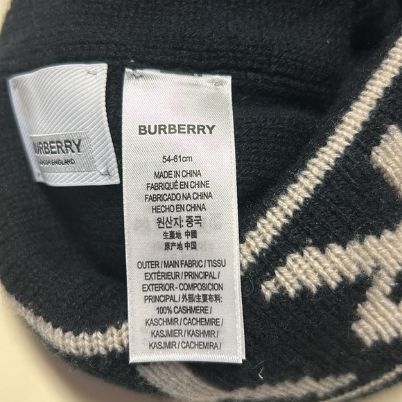 Burberry women’s hat. 100% cashmere. Worn once - Picture 6 of 6
